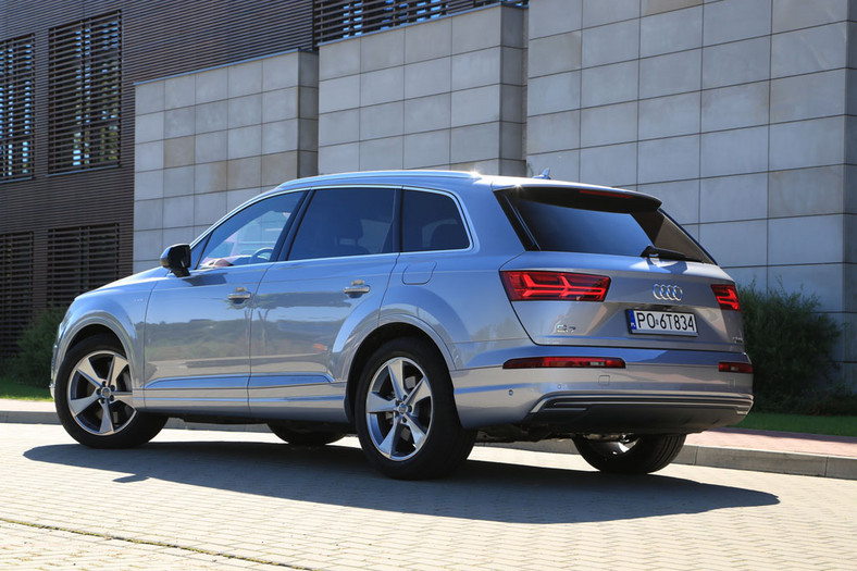 Audi Q7 e-tron - czy warto kupić hybrydę?