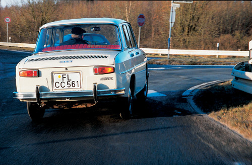 Renault 8 - Idealny na wycieczki i wyścigi