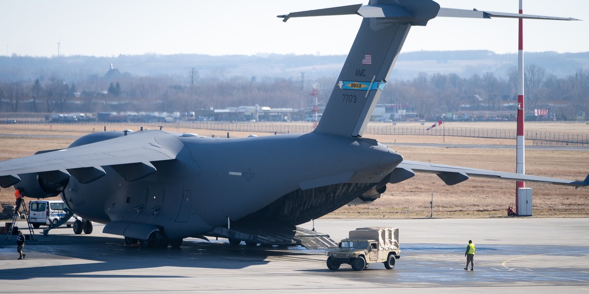 Amerykański samolot transportowy Boeing C-17 Globemaster III na lotnisku w Rzeszowie (zdjęcie ilustracyjne)