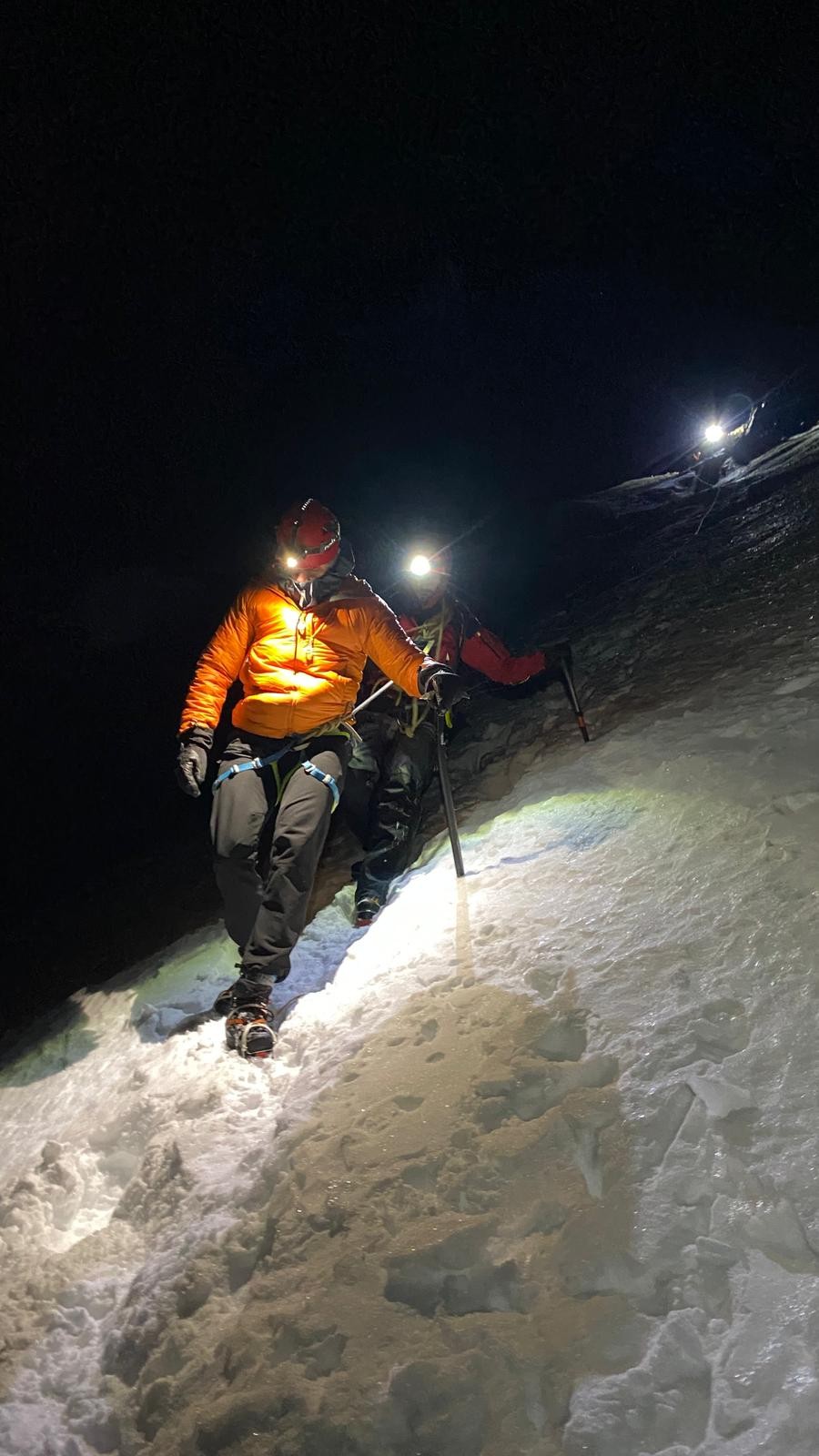 Turista uviazol na Zadnom Ľadovom štíte kvôli nedostatočnému vybaveniu.