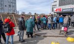 "Jeden kraj przesłał dwie ciężarówki chipsów". Jak wygląda pomoc z zagranicy dla Ukrainców?