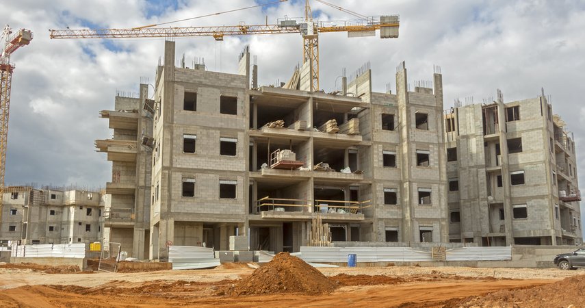 Kolejny hurtownik kupuje mieszkania w Warszawie. Wyjaśnia się, dlaczego ceny rosną