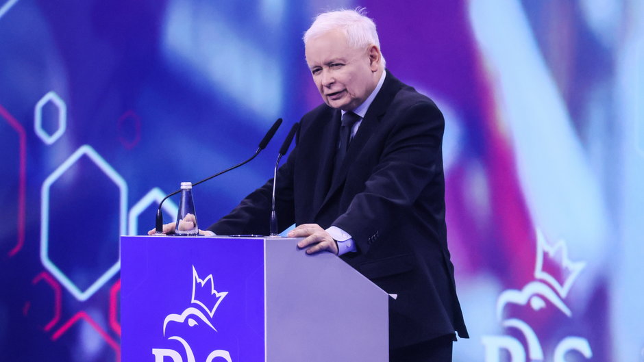 Prezes PiS Jarosław Kaczyński przemawia na konwencji programowej Prawa i Sprawiedliwości