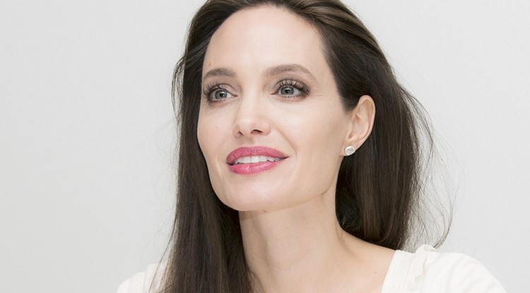 Angelina Jolie visszatér