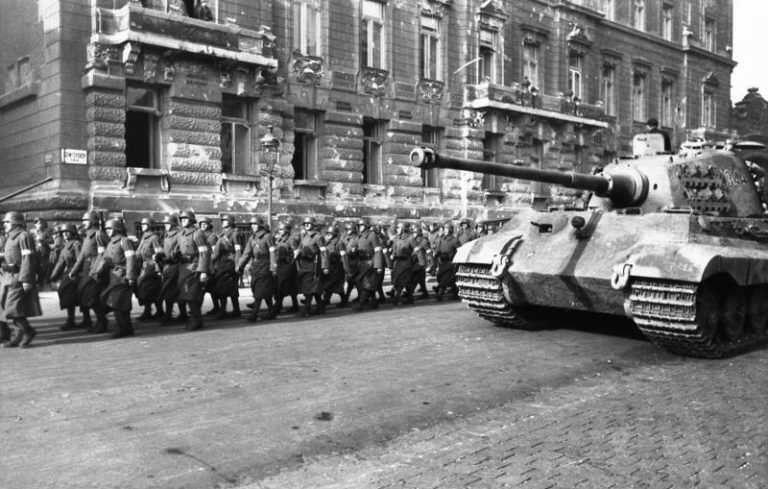 Tygrys II w Budapeszcie, 1944 rok