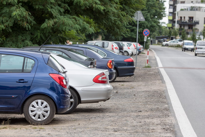 Zabrali miejsca parkingowe