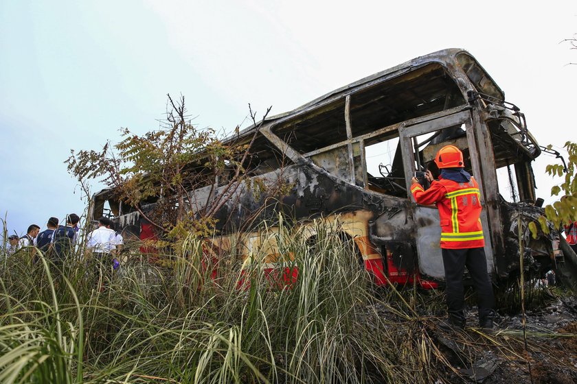 Spłonął autobus z turystami! Nikt nie przeżył