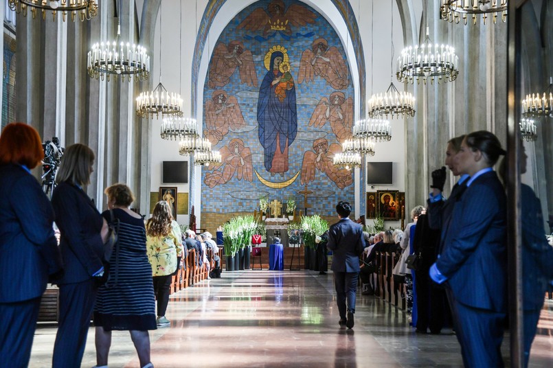 Kosciol sw. Andrzeja Boboli na Saskiej Kępie. Uroczystości pogrzebowe Stanisława Sojki (muzyk używał pseudonimu Stanisław Soyka)