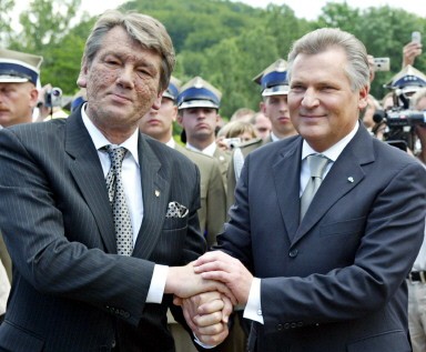 UKRAINE-POLAND-MEMORIAL-YUSHCHENKO-KWASNIEWSKI