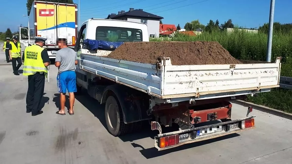 Przeładowany pojazd dostawczy