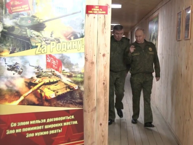 Putin i Gerasimow w sztabie grupy Zachód