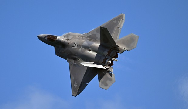 lovac F-22