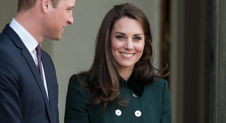 Księżna Kate zachwyca w fuksjowym płaszczu. Gdzie znaleźć podobny?