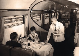 Klasa rządząca wyhodowała dwa wrogie plemiona. Nadejdzie moment, że skoczą sobie do gardeł