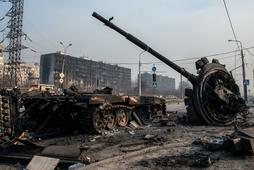 Rosyjski czołg zniszczony w czasie walk o Mariupol