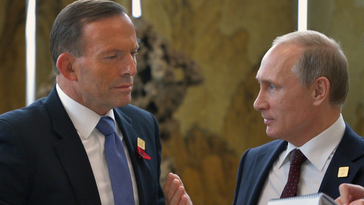 Prezydent Rosji Władimir Putin i premier Australii Tony Abbott wezwali do przyspieszenia śledztwa w sprawie lipcowej katastrofy Boeinga 777 malezyjskich linii lotniczych nad Ukrainą - poinformował Kreml po spotkaniu polityków w Pekinie.