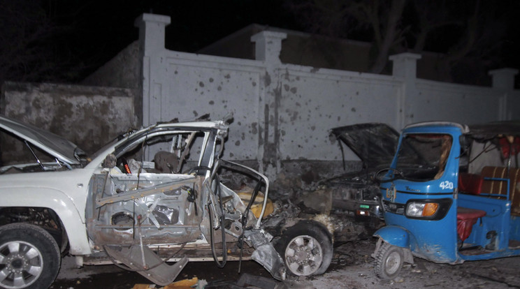 Terrortámadás egy étteremnél Szomáliában / Fotó: MTI