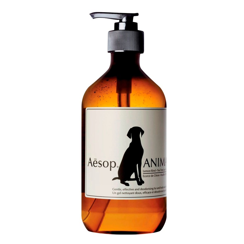 Aesop: Mildes, desodorierendes Shampoo Animal für 40 Franken (500 ml).