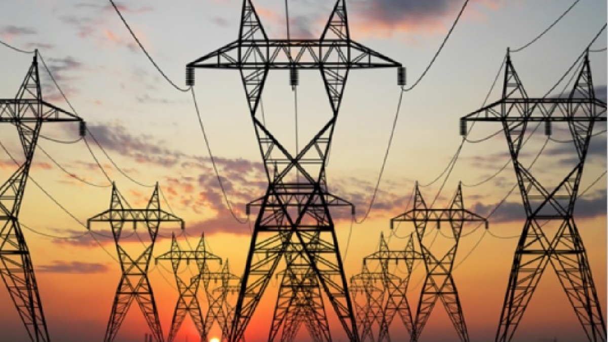 Prețul energiei electrice a crescut la 307 euro/MWh pe piața spot din România. Cât costă lumina în Bulgaria și Ungaria și de ce se scumpește