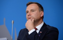 Polityczne starcie po słowach Ewy Kopacz. 'Prezydent na pilota? Kopacz mówi o sobie'