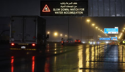 Dubaj znów nawiedziły katastrofalne opady. Loty odwołane, szkoły i biura zamknięte