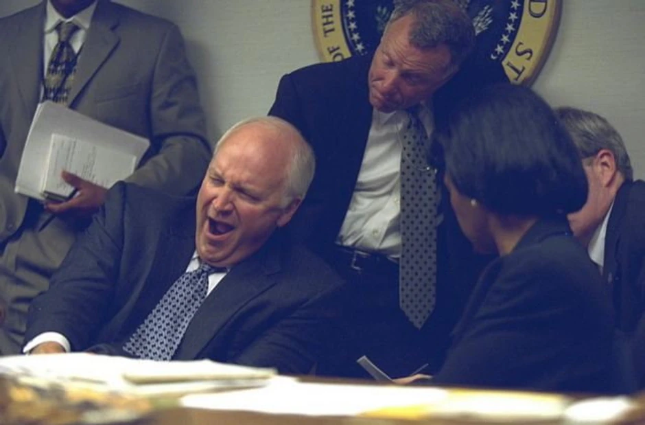 Čejni zeva tokom sastanka