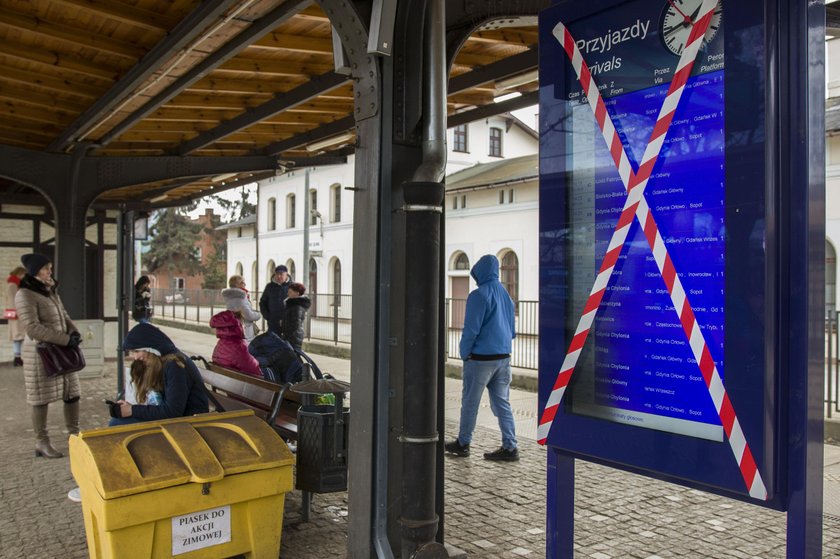 ekrany, peron Gdańsk Oliwa