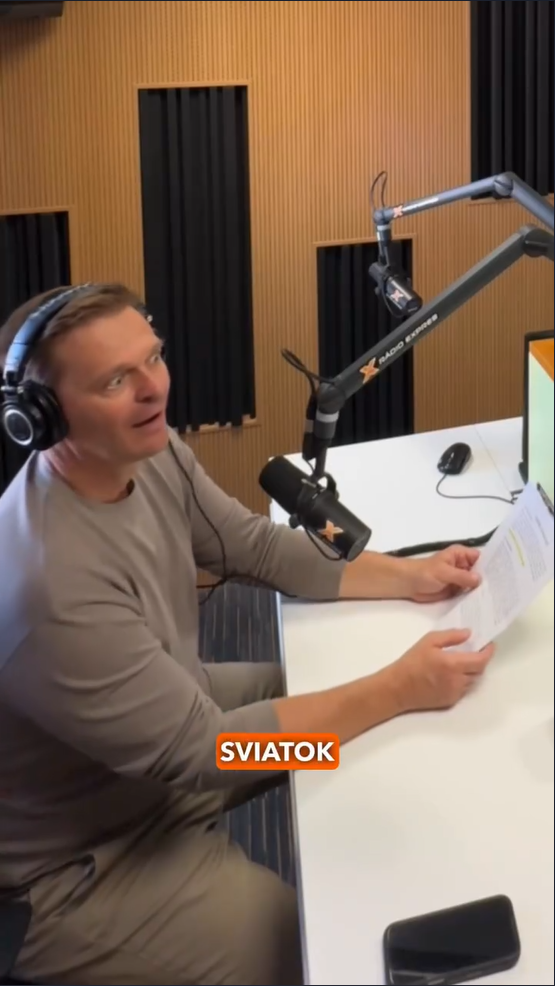 Martina Nikodýma prekvapili na narodeniny v rádiu kolegovia prespievanou piesňou. 
