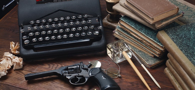 Bestsellerowe kryminały. Dopasuj detektywa do autora książki. QUIZ dla mistrzów