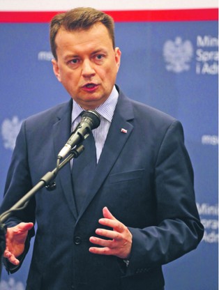 Błaszczak: Dziś wysłano zaproszenie do negocjacji zakupu śmigłowców wielozadaniowych S-70i Black Hawk