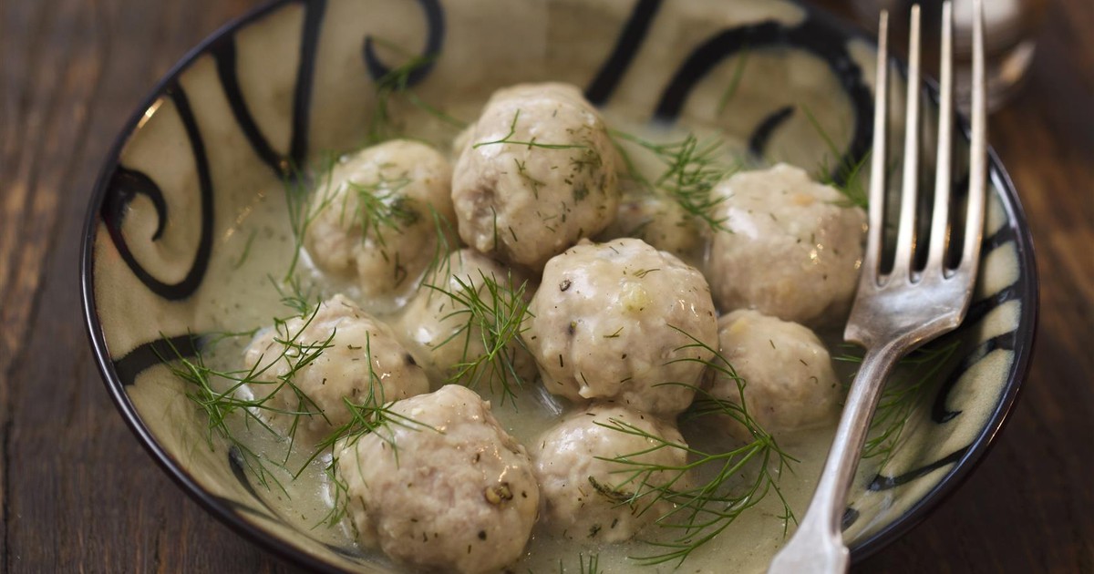 Jak naturalnie zagęścić sos koperkowy? Prosty trik z dzieciństwa