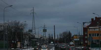 Urzędnicy żałują na oświetlenie