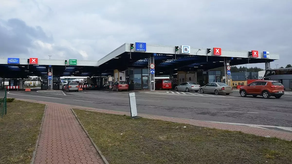 Drogowe przejście graniczne między Polską a Białorusią w Kuźnicy