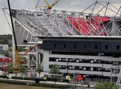 Katastrofa na stadionie. Jedna osoba zginęła pod zawalonym dachem