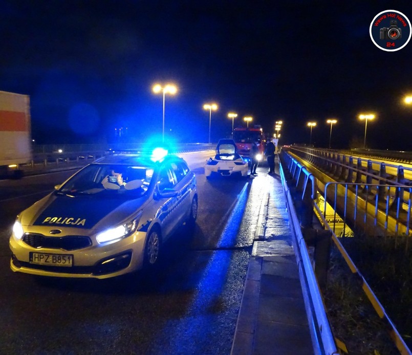 Ferrari 458 Italia rozbite na moście Siekierkowskim w Warszawie