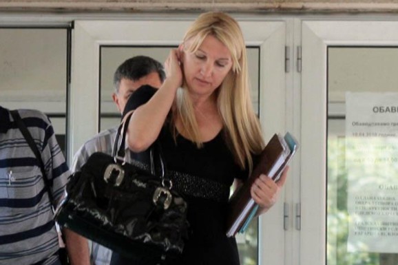 "MNOGO LIČE, NEĆE OČEVO PREZIME, NI PRLJAVU SLAVU" Sud utvrdio da naš poznati folker ima vanbračnu ćerku, a ljubavnica otkrila šok detalje afere: "Kako me svi hoće, a ti me nećeš?"