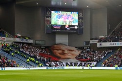 Kibice Legii prowokowali fanów Rangers wizerunkiem Jana Pawała II [FOTO]