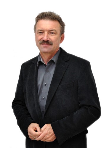 Udział całej sieci placówek PSB w krajowym rynku dystrybucji materiałów budowlanych szacowany jest na ok. 14 proc., z czego w hurcie na ok. 27 proc., a w segmencie marketów DIY (zrób to sam) na ok. 6 proc. W tym ostatnim markety PSB-Mrówka i Mini-Mrówka są liderem w miastach powiatowych i gminnych.