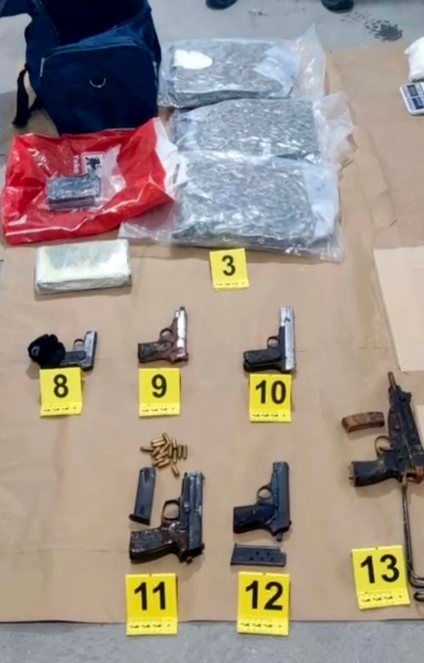 Zaplenjeni narkotici i oružje u Novom Sadu