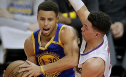 Liga NBA: Wygrana Warriors mimo nieskuteczności Curry'ego
