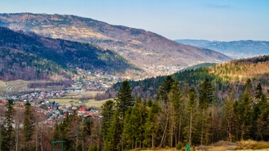 Opłata klimatyczna niezgodna z prawem? Sąd uchylił uchwałę