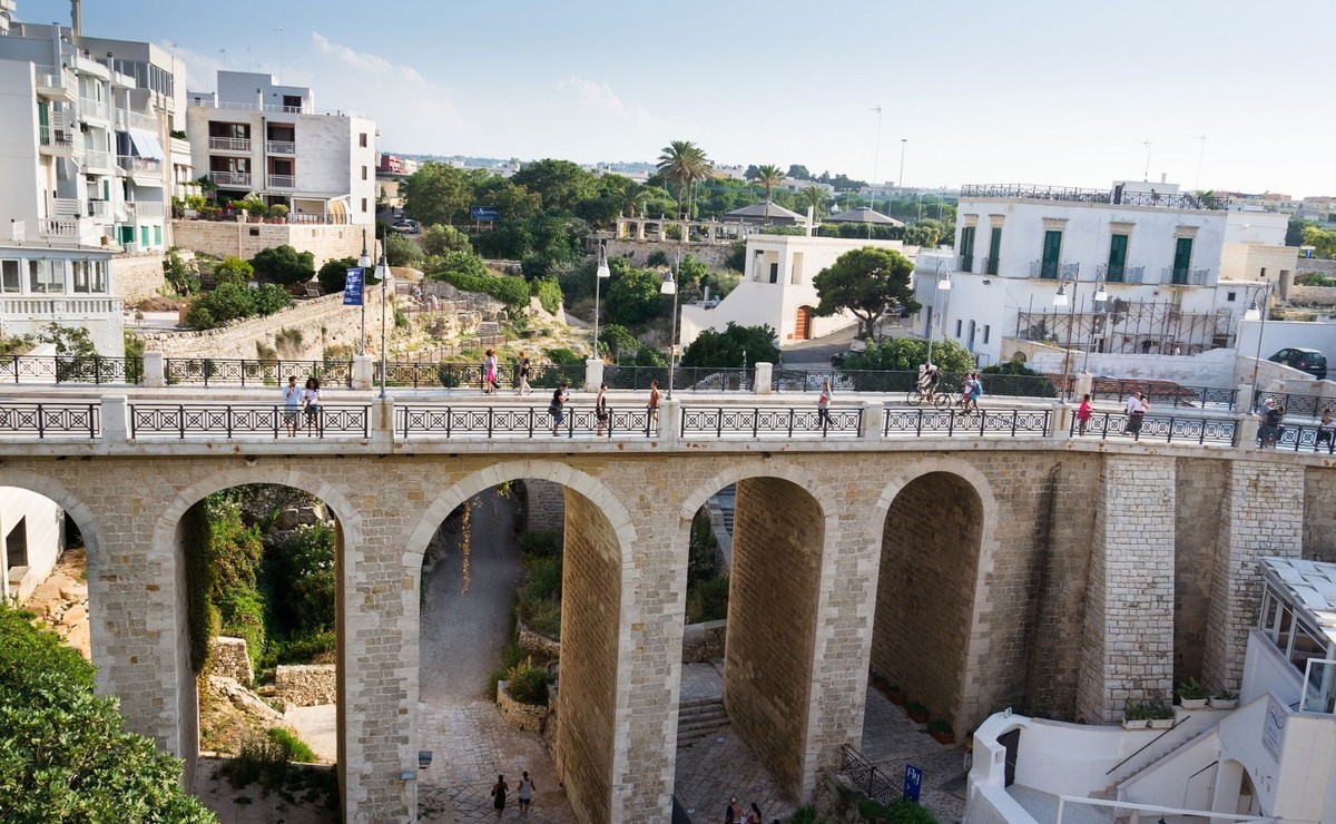 Bilet wstępu do miasta? Tak, to możliwe. Bez niego Polignano a Mare nie zobaczysz