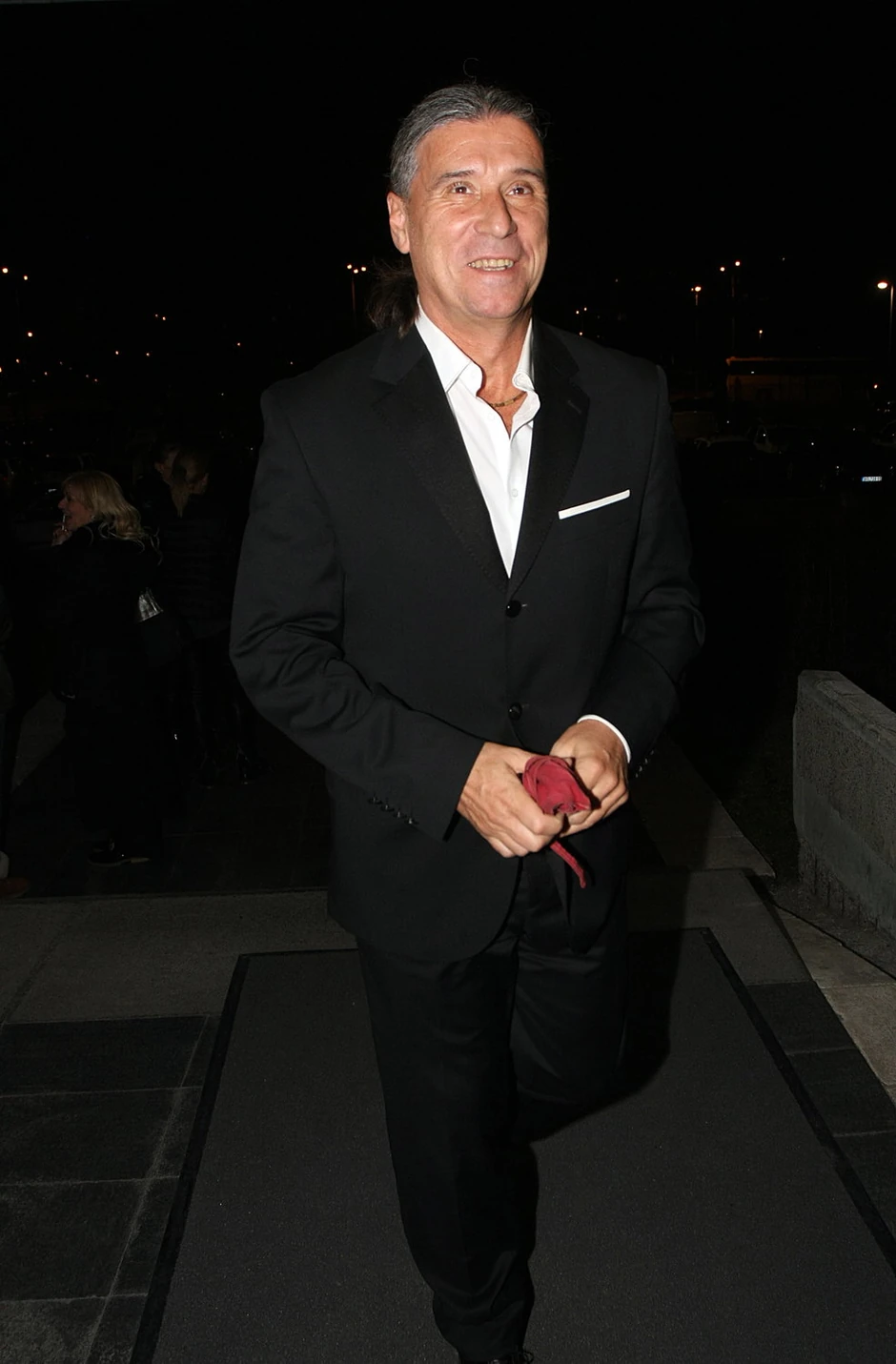 Goran Karan Takođe se otkrila da je ona kantautor i da je napisala pesmu "Ostavljena", a dok je izvodila numeru ženski deo publike je pevao sa njom u glas.