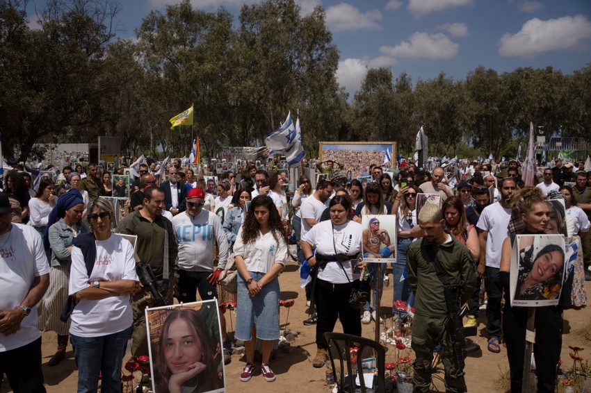 Dan sećanja u Izraelu na mestu održavanja festivala Nova gde je došlo do napada Hamasa 7. oktobra, kod kibuca Reim 13. maja