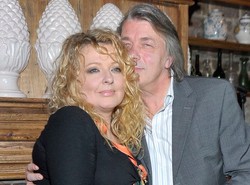 Gessler o randce z ukochanym: Pływaliśmy w basenie ze szklanym dnem