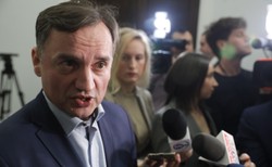 Koniec zabawy w kotka i myszkę? Sąd zdecydował ws. Ziobry