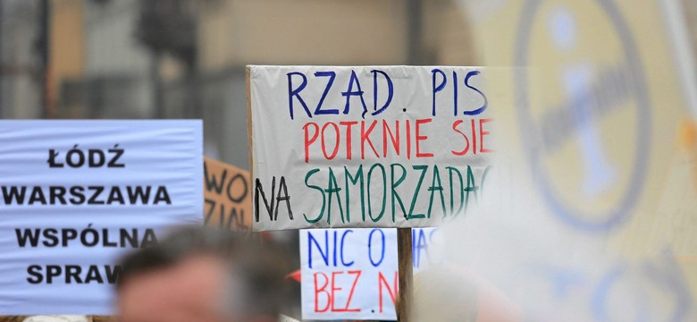 PiS zrezygnuje z dwukadencyjności? Samorządy może przejąć tak, że mało kto się zorientuje