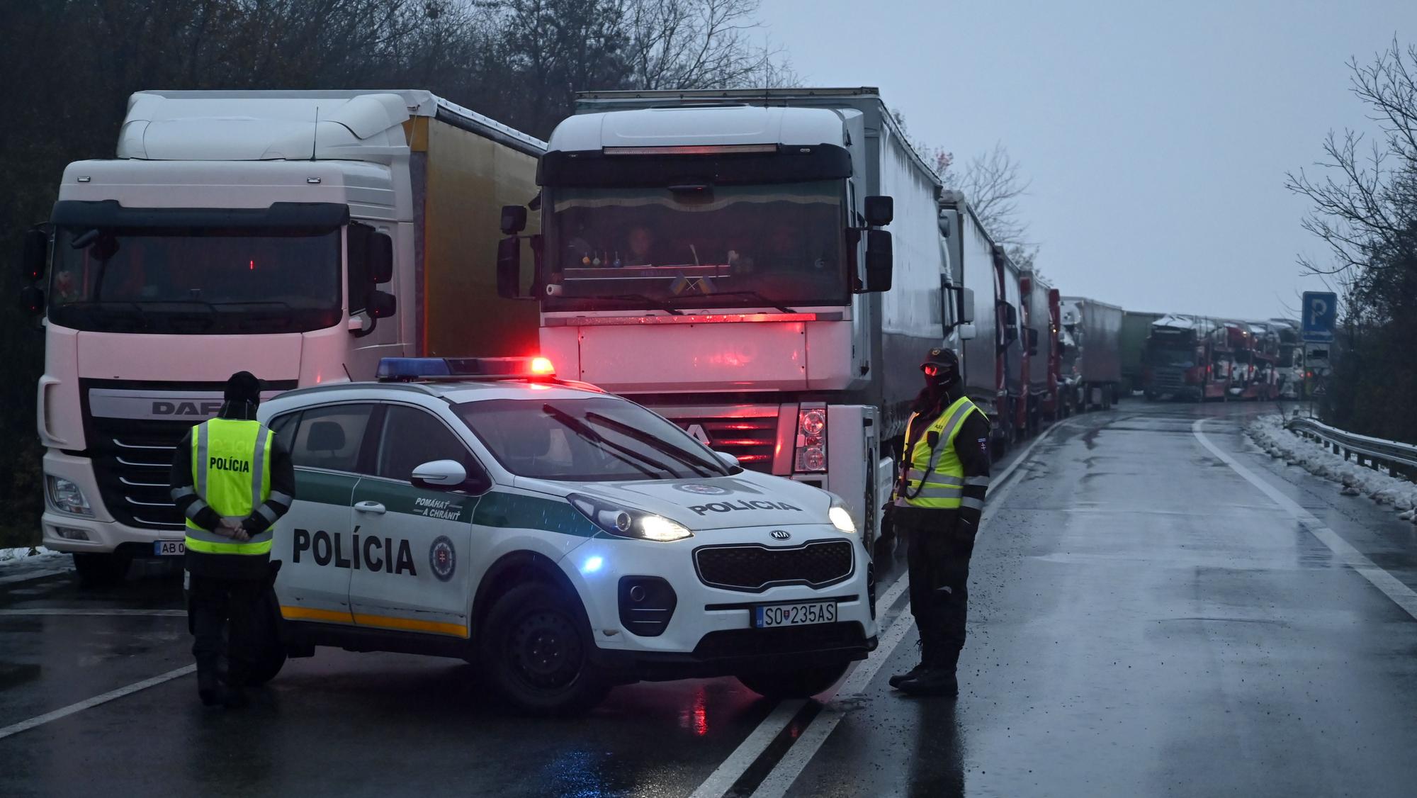 Der Verband der Straßentransporteure der Slowakei hat seinen Protest erneuert: Wie lange wird der Grenzübergang Vyšná Nemecké gesperrt sein?