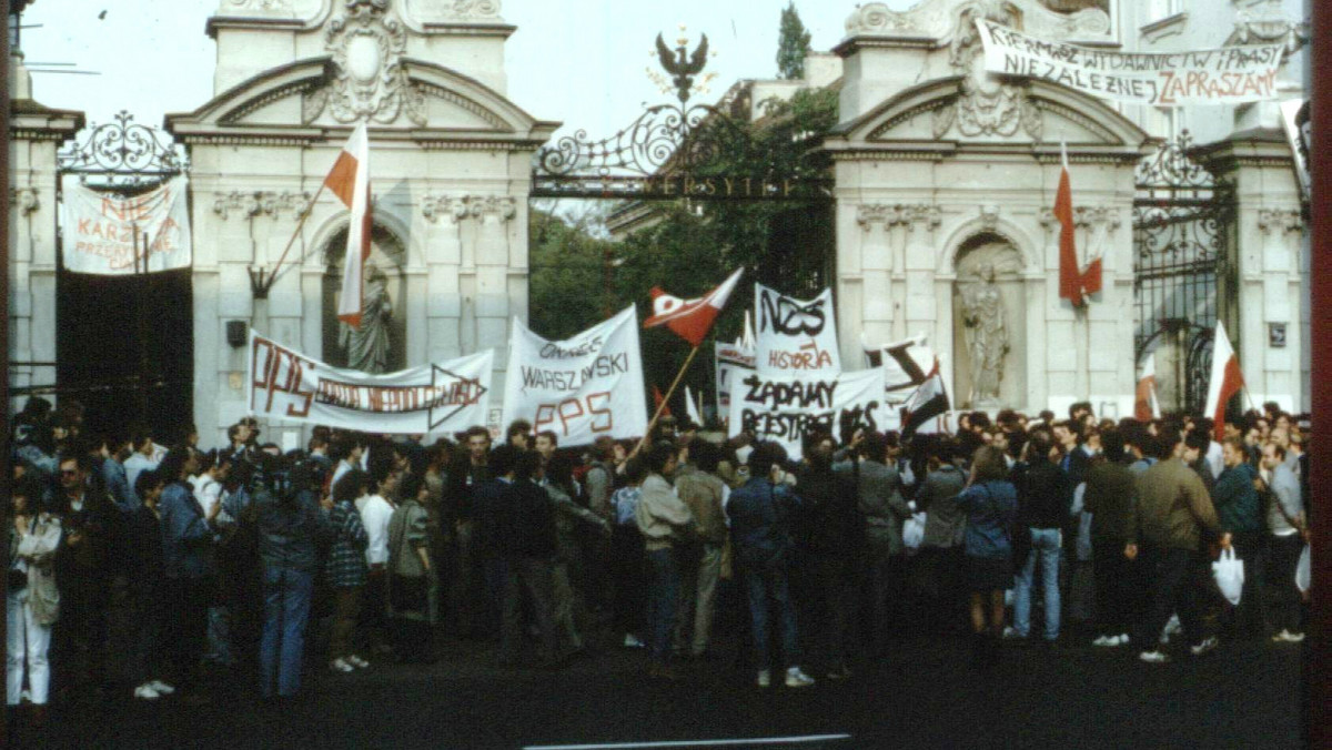 Mity są przejawem walki o pamięć, a swą moc czerpią z rzeczywistości i w jakiejś mierze ją oddają.