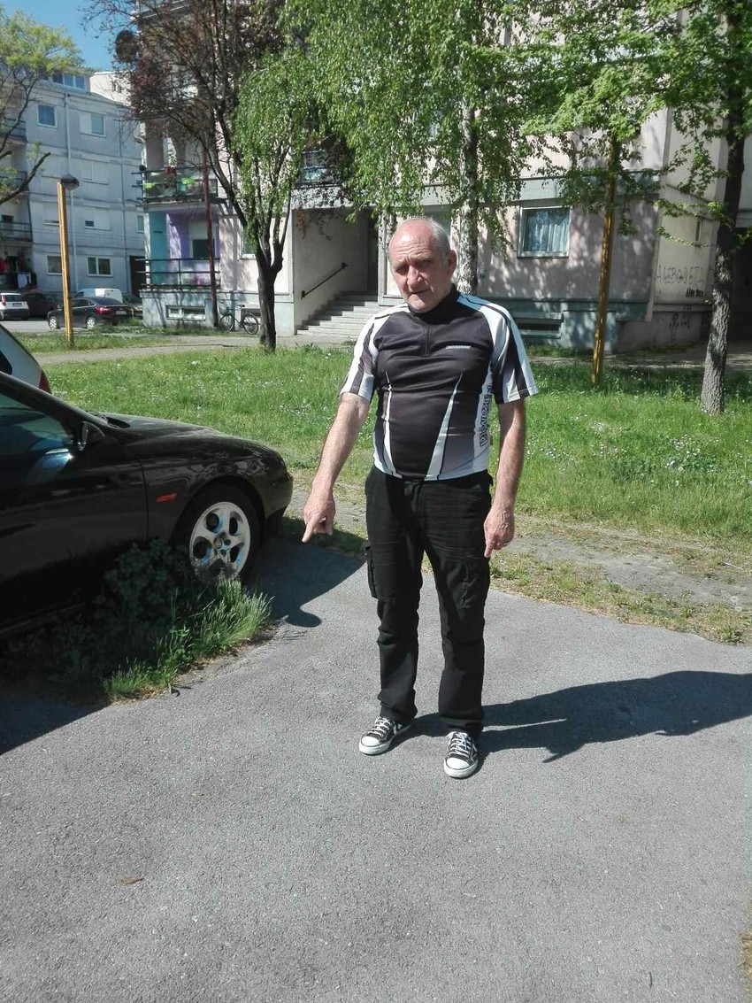 Dragoljub Tešić danas na mestu gde je preživeo bombardovanje i na mestu gde se nalazi zalivena bomba